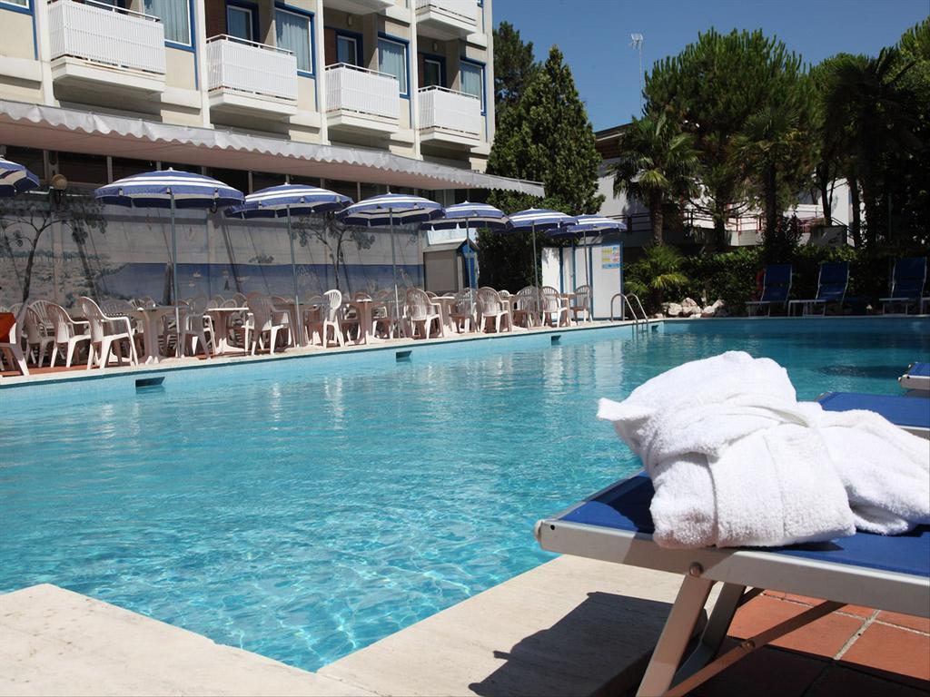 Hotel Medusa Splendid لينانو سابيادورو المظهر الخارجي الصورة